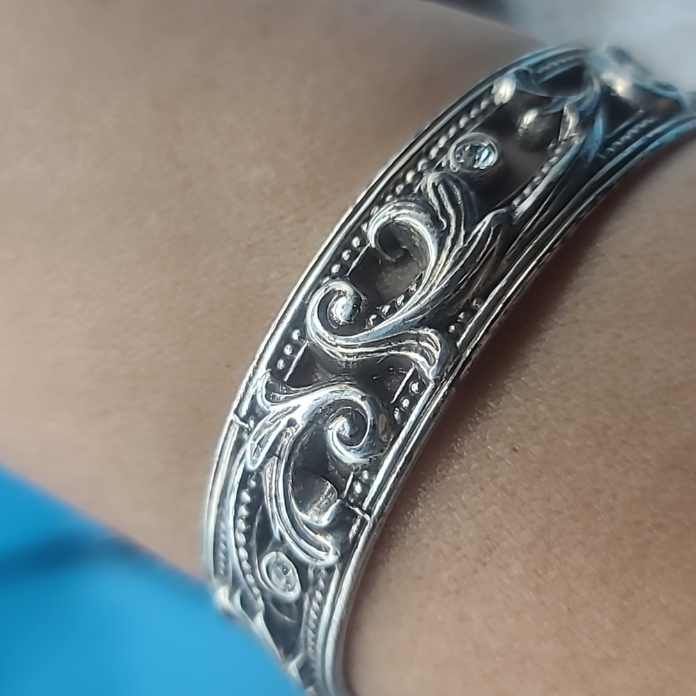 Brighton "LE LOUVRE" Art Nouveau Bangle w Carved Scrolls & Swarovski Crystals! - Picture 8 of 11